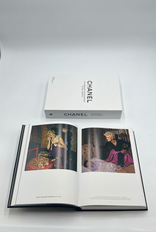 Chanel: Les Campagnes Photographiques de Karl Lagerfeld